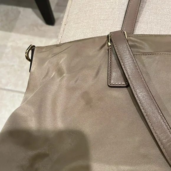 MICHAEL KORS bag large tan:khaki color so much room ! - Picture 10 of 12